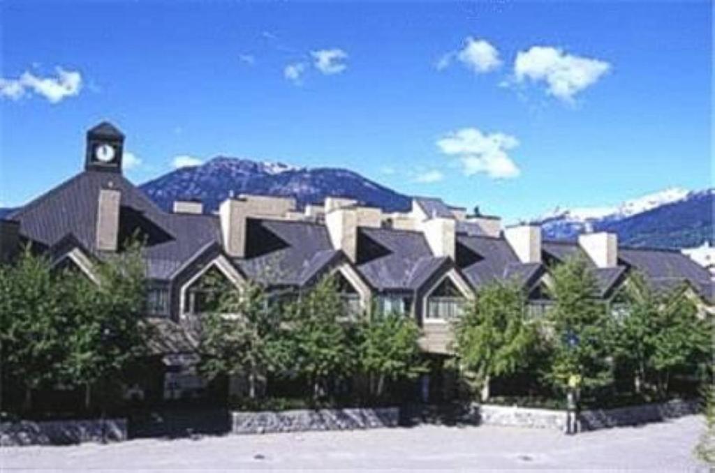 Powder'S Edge By Latour Hotels And Resorts Уистлер Экстерьер фото